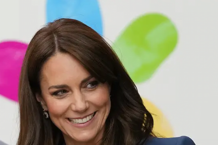 Kate Middleton mengalami operasi perut, informasi terbaru saat Putri Wales masuk rumah sakit. Dukung pemulihannya dengan pengertian.