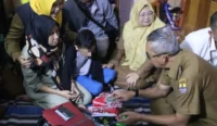 Viral: Bocah SD di Cirebon depresi usai ponsel dijual ibunya, Dinas pendidikan melakukan pendampingan untuk pemulihan.