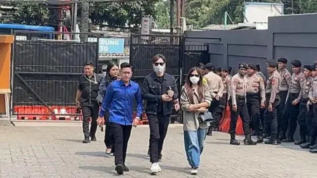 Momen Sidang Cerai Perdana Audi Marissa